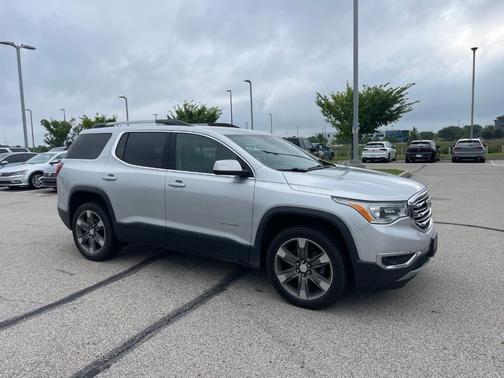Quicksilver Metallic 2017 GMC Acadia SLT-2