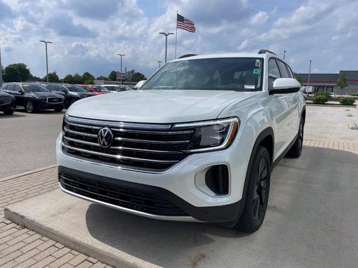 Opal White Pearl 2026 Volkswagen Atlas 2.0T SE W/TECHNOLOGY