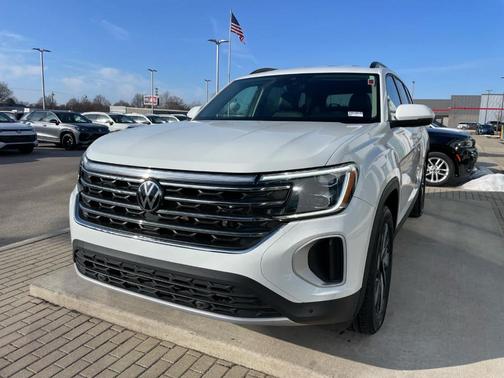 2025 Volkswagen Atlas 2.0T SE w/Technology