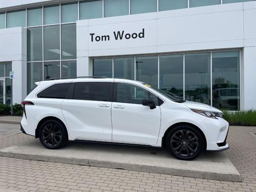 White 2022 Toyota Sienna XSE 7 Passenger