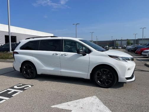 White 2022 Toyota Sienna XSE 7 Passenger