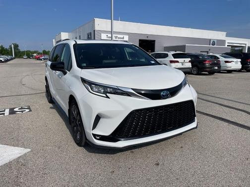 White 2022 Toyota Sienna XSE 7 Passenger
