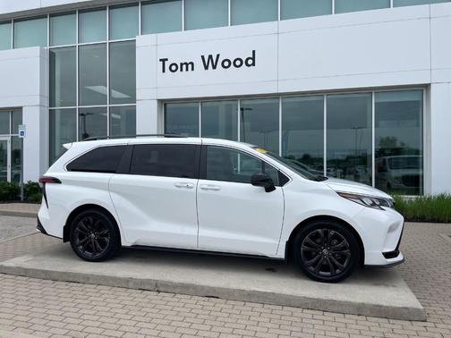 White 2022 Toyota Sienna XSE 7 Passenger