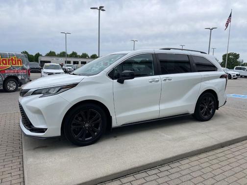 White 2022 Toyota Sienna XSE 7 Passenger