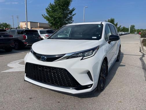 White 2022 Toyota Sienna XSE 7 Passenger