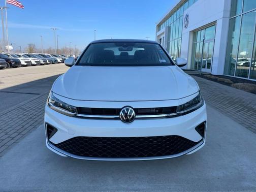 Opal White Pearl 2026 Volkswagen Jetta 1.5T SE