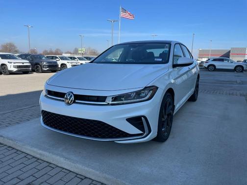 Opal White Pearl 2026 Volkswagen Jetta 1.5T SE