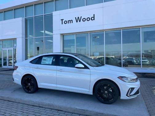 Opal White Pearl 2026 Volkswagen Jetta 1.5T SE