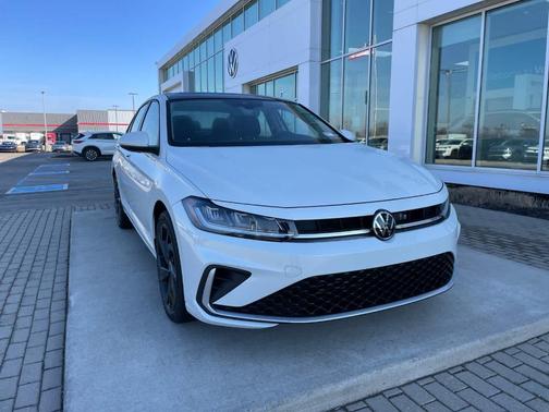 Opal White Pearl 2026 Volkswagen Jetta 1.5T SE