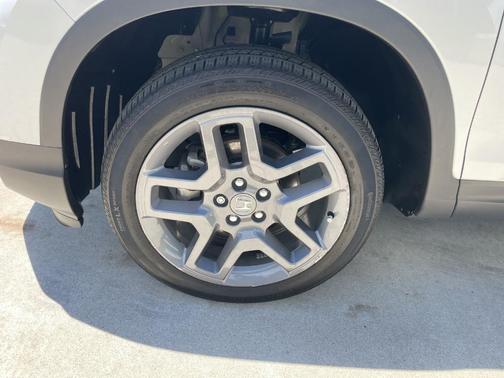Platinum White Pearl 2023 Honda Passport EX-L