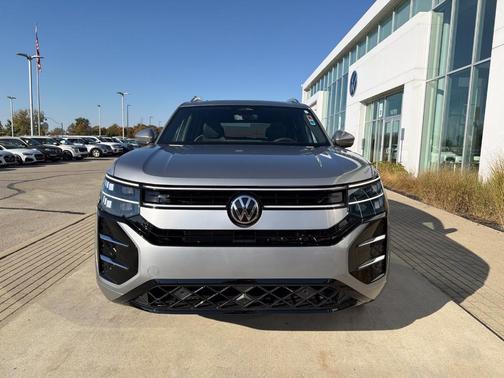 Silver Mist Metallic 2027 Volkswagen Atlas SEL Premium R-Line