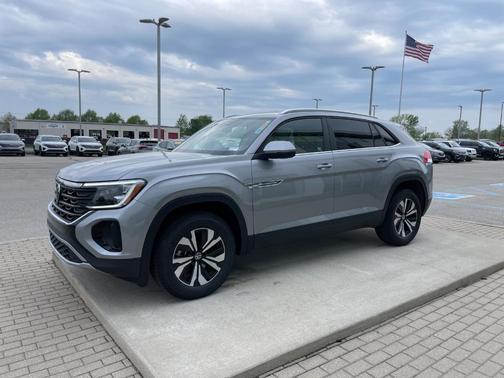 Silver Mist Metallic 2026 Volkswagen Atlas Cross Sport 2.0T SE
