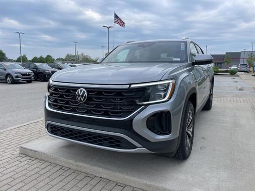 Silver Mist Metallic 2026 Volkswagen Atlas Cross Sport 2.0T SE