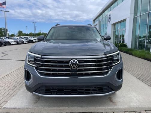 Pure Gray 2026 Volkswagen Atlas 2.0T SE W/TECHNOLOGY