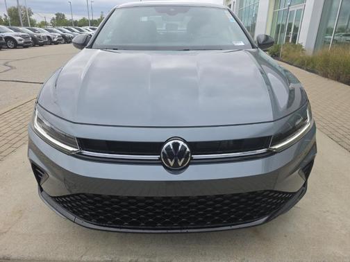 Platinum Gray Metallic 2027 Volkswagen Jetta 1.5T Sport