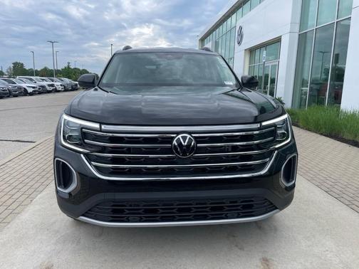 Deep Black Pearl 2026 Volkswagen Atlas 2.0T SE