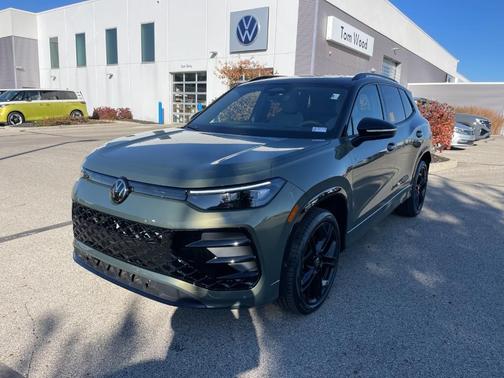 2025 Volkswagen Tiguan 2.0T SE R-Line Black