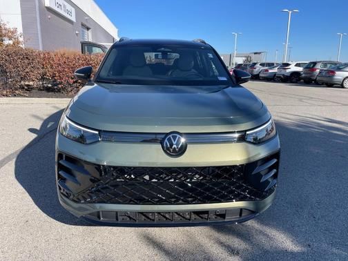 2025 Volkswagen Tiguan 2.0T SE R-Line Black