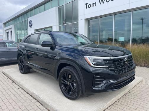 2026 Volkswagen Atlas Cross Sport 2.0T SEL R-Line Black