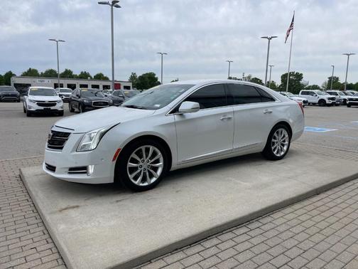 Crystal White Tri-Coat 2017 Cadillac XTS Luxury