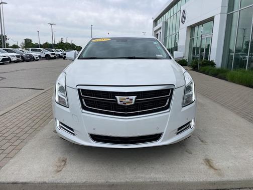 Crystal White Tri-Coat 2017 Cadillac XTS Luxury