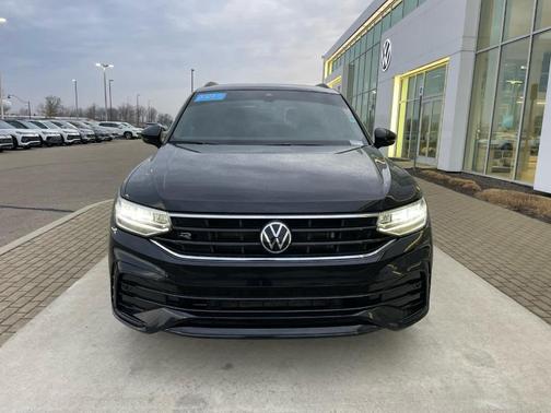 2023 Volkswagen Tiguan 2.0T SE R-Line Black