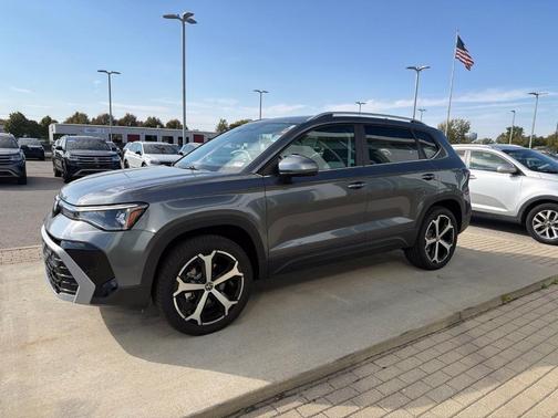Platinum Gray Metallic 2027 Volkswagen Taos 1.5T SEL