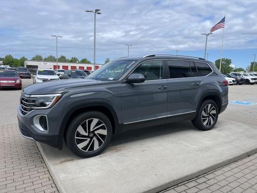 Pure Gray 2026 Volkswagen Atlas 2.0T SEL