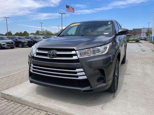 Predawn Gray Mica 2017 Toyota Highlander LE