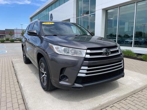 Predawn Gray Mica 2017 Toyota Highlander LE