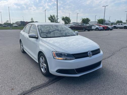 White 2013 Volkswagen Jetta TDI