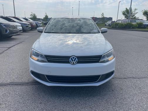 White 2013 Volkswagen Jetta TDI