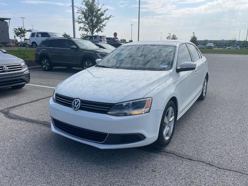 White 2013 Volkswagen Jetta TDI