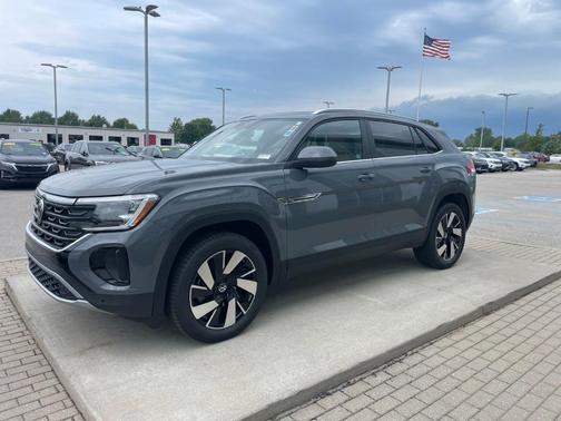 Pure Gray 2026 Volkswagen Atlas Cross Sport 2.0T SE W/TECHNOLOGY