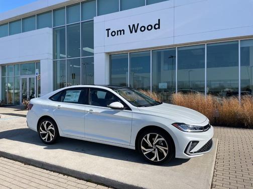 Opal White Pearl 2026 Volkswagen Jetta 1.5T SEL