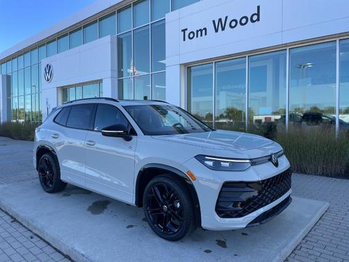 2025 Volkswagen Tiguan 2.0T SE R-Line Black