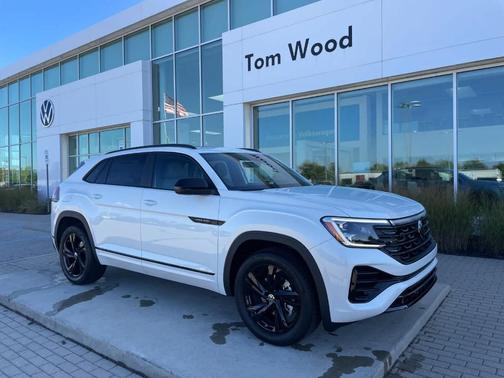 2026 Volkswagen Atlas Cross Sport 2.0T SEL R-Line Black