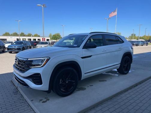 2026 Volkswagen Atlas Cross Sport 2.0T SEL R-Line Black