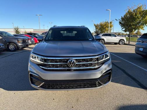 Pyrite Silver Metallic 2023 Volkswagen Atlas 3.6L SEL Premium R-Line