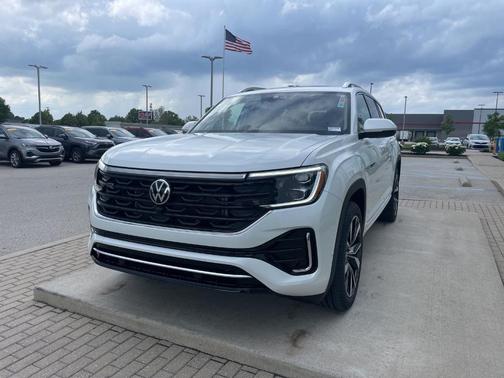 Opal White Pearl 2026 Volkswagen Atlas 2.0T SEL Premium R-Line