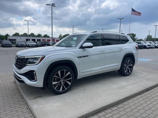 Opal White Pearl 2026 Volkswagen Atlas 2.0T SEL Premium R-Line