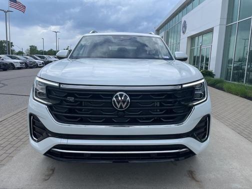 Opal White Pearl 2026 Volkswagen Atlas 2.0T SEL Premium R-Line
