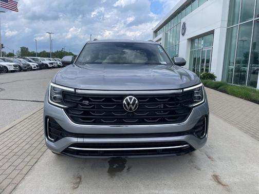 Silver Mist Metallic 2026 Volkswagen Atlas Cross Sport 2.0T SEL Premium R-Line