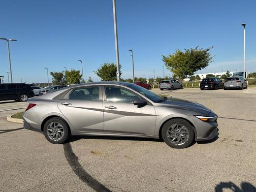 Metal 2024 Hyundai ELANTRA SEL