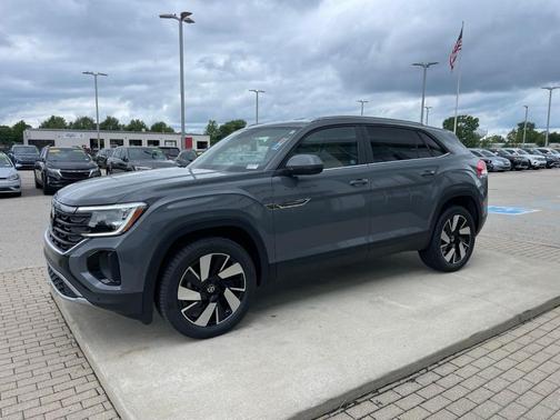 Pure Gray 2026 Volkswagen Atlas Cross Sport 2.0T SE W/TECHNOLOGY