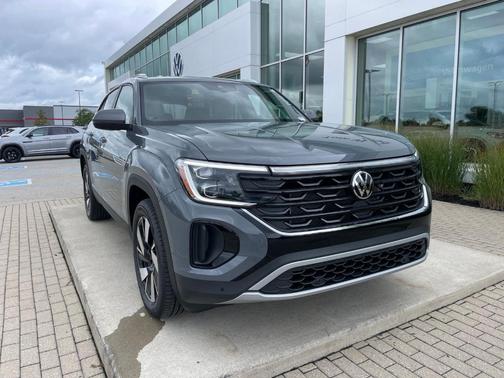 Pure Gray 2026 Volkswagen Atlas Cross Sport 2.0T SE W/TECHNOLOGY