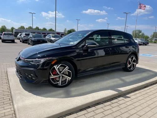 2025 Volkswagen Golf GTI 2.0T SE