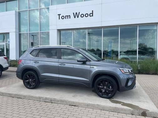 Platinum Gray Metallic 2023 Volkswagen Taos 1.5T SE