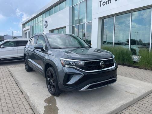 Platinum Gray Metallic 2023 Volkswagen Taos 1.5T SE