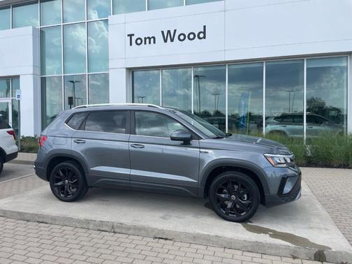 Platinum Gray Metallic 2023 Volkswagen Taos 1.5T SE